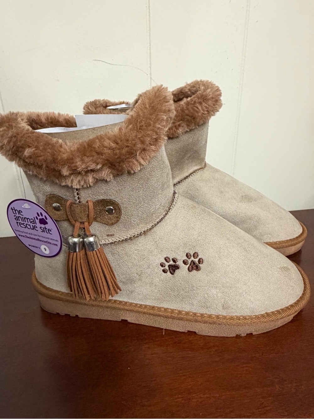 The Animal Rescue Site Paw Print Ankle Boots Faux Suede Size 9 NWT - Picture 3 of 12